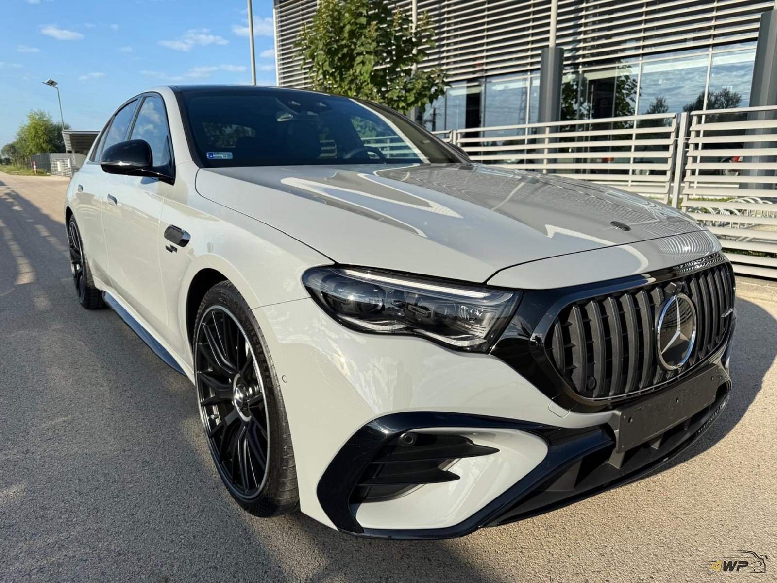 MERCEDES-AMG E 53 4MATIC+ 9G-TRONIC Plug-in hybrid drive